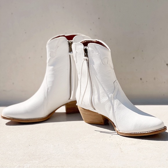 NEW Pointy Toe Stack Block Heel Zip Up Western Ankle Booties Boots Off White - Picture 6 of 15